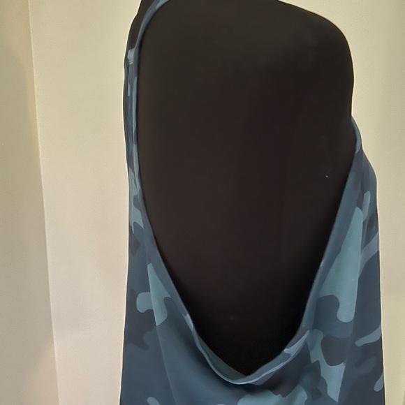 Fabletics Tank - Picture 3 of 3